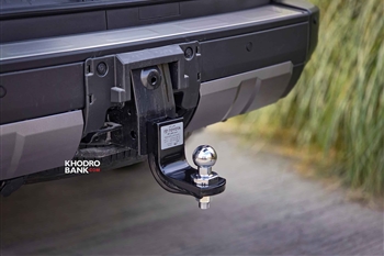 تصویر بسته از طراحی بکسل بند در قسمت عقب تویوتا پرادو