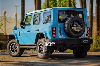 تصویر نمای عقب خودرو BAW 212 نویگیتور از زاویه سه رخ عقب چپ