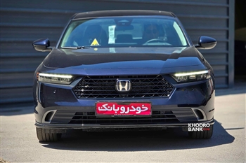 تصویر تمام رخ جلو هوندا آکورد پلاگین هیبرید
