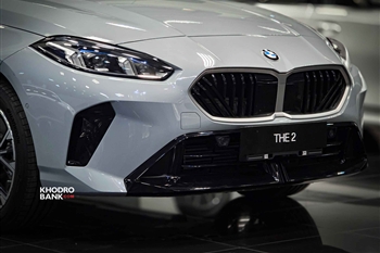تصویر نمای بسته از طراحی بخش جلو خودرو BMW 225L