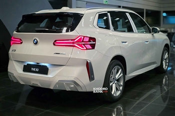 تصویر سه رخ عقب راست BMW X3 xDrive 25L