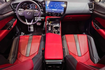 تصویر کلی از فضای داخل کابین خودرو لکسوس NX350