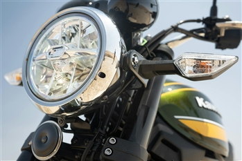 کاوازاکی Z900 RS - 2