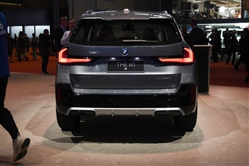 بی ام و iX1 xDrive 30L - 2