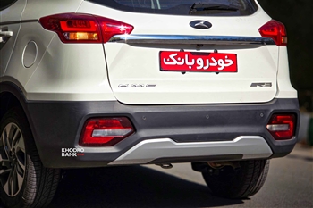 عکس نمای بسته از طراحی بخش عقب ماشین کی ام سی اس آر 3