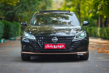 نمای جلو نیسان التیما