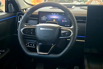 غربیبلک فرمان لوکانو L7 Phev
