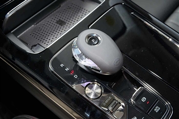 کنسول وسط GAC E9