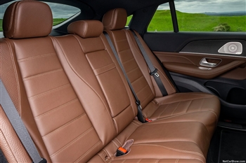 تصویر فضای داخل کابین خودرو مرسدس بنز GLE 450 کوپه