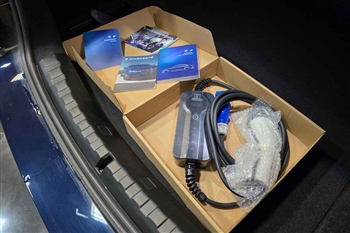 تصویر شارژر خانگی خودرو BMW i3 eDrive 40L