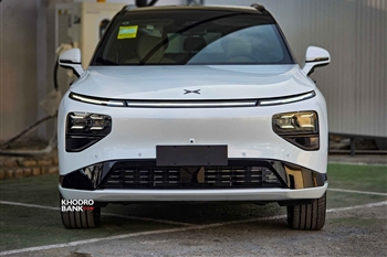 تصویر تمام رخ جلو خودرو ایکس پنگ G9