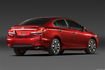 عکس از نمای ظاهری خودرو هوندا سیویک نسل نهم از زاویه سه رخ عقب راست