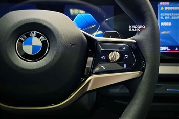 تصویر دکمه های روی فرمان BMW X3 xDrive 25L