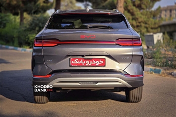 نمای عقب ماشین بی وای دی سانگ پلاس