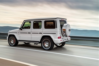 نمای جانبی ماشین بنز G63