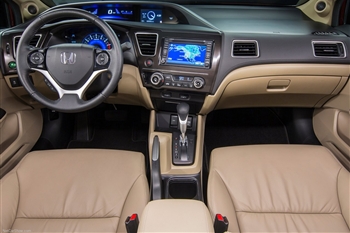تصویر کلی از داخل کابین ماشین هوندا سیویک 2013