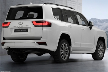 تویوتا لندکروزر LC300 VXR - 4