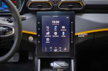 عکس از سیستم مالتی مدیا و نمایشگر لمسی در خودرو لاماری اکو