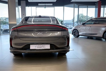 عکس تمام رخ عقب خودرو آی ام 5