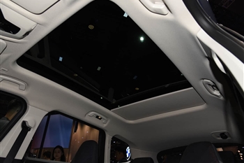 بی ام و iX1 xDrive 30L - 16