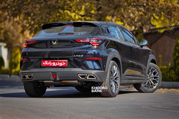 عکس نمای ظاهری خودرو چانگان UNI-T از زاویه سه رخ عقب راست