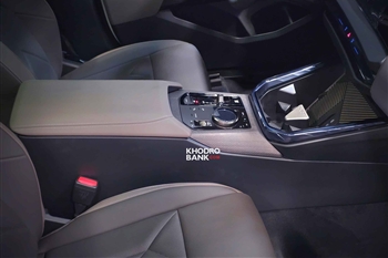 تصویری از جزئیات طراحی و امکانات داخل کابین BMW X3 xDrive 25L