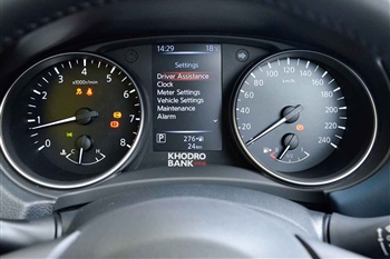 عکس از صفحه پشت آمپر در خودرو نیسان قشقایی آنر