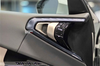 تصویری از جزئیات طراحی و امکانات داخل کابین BMW X3 xDrive 25L