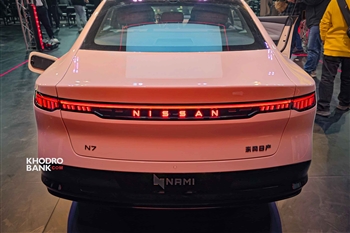 تصویر تمام رخ عقب نیسان N7