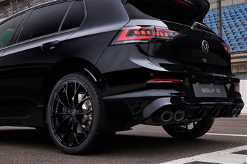 تصویر نمای ظاهری خودرو هاچ بک فولکس واگن گلف R