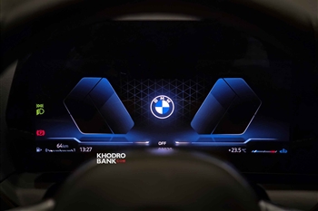 تصویر کلاستر دیجیتالی در خودرو BMW 225L M SPORT
