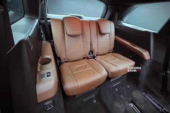 تصویر ردیف سوم داخل کابین مرسدس بنز GLS 450 4MATIC