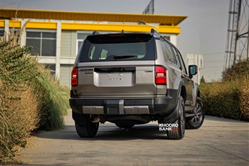 تصویر نمای عقب تویوتا پرادو 2025