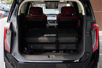 فضای صندوق عقب جی ای سی E9