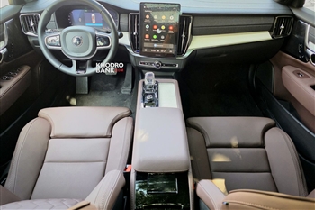 عکس داخل ولوو S90