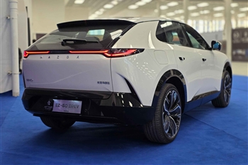 تصویر نمای ظاهری خودرو مزدا EZ-60