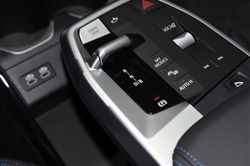 بی ام و iX1 xDrive 30L - 20