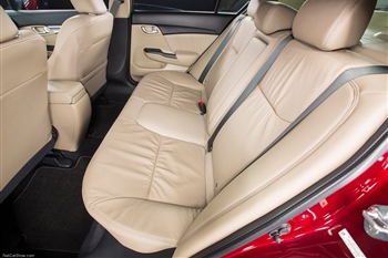 عکس از فضای ردیف عقب داخل کابین هوندا سیویک