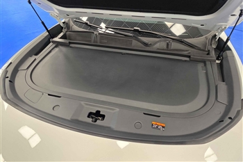 تصویر نمای محفظه موتور در خودرو مزدا EZ-60