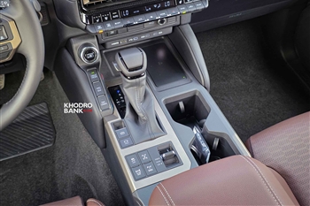 تصویر جزئیات طراحی کابین و امکانات رفاهی و ایمنی تویوتا پرادو J250