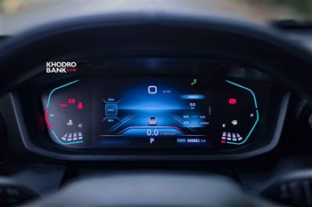 عکس از جزئیات طراحی تریم داخلی وکلاستر دیجیتالی در خودرو لاماری اکو