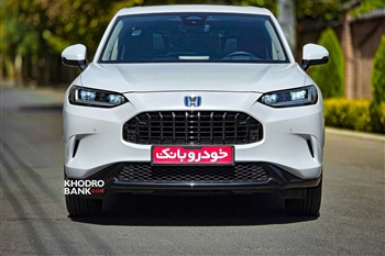 تصویر تمام رخ جلو ماشین هوندا ZRV
