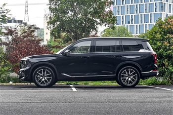 نمای جانبی جی ای سی GS8