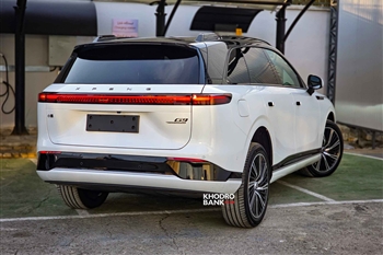 تصویر نمای خارجی خودرو ایکس پنگ G9 از زاویه سه رخ عقب راست 