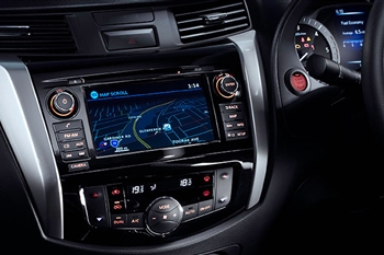 تصویر نمای داخل کابین نیسان ناوارا