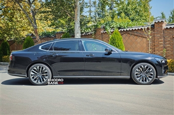 نمای بغل ولوو S90