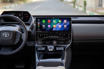 تصویر از جزئیات طراحی و امکانات در کابین خودرو تویوتا BZ4X