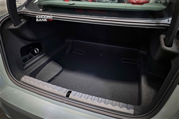تصویر فضای صندوق بار خودرو سدان BMW 225L MSport