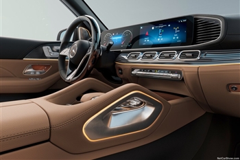 تصویر نمای داخلی مرسدس بنز GLS 450 4MATIC