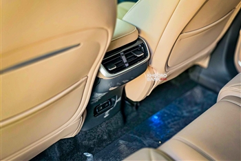 تصویر جزئیات طراحی و امکانات داخل کابین ایکس پنگ G9